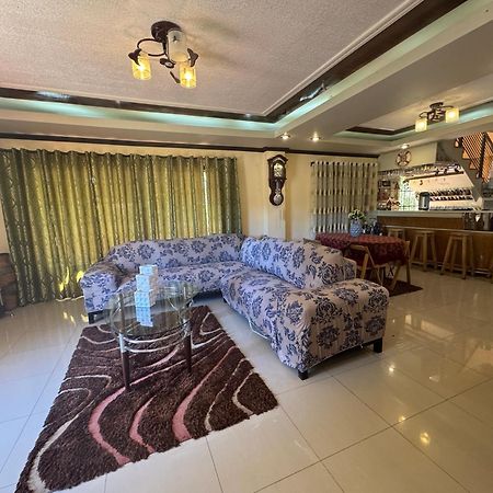 באגויו Malbros Guest House מראה חיצוני תמונה