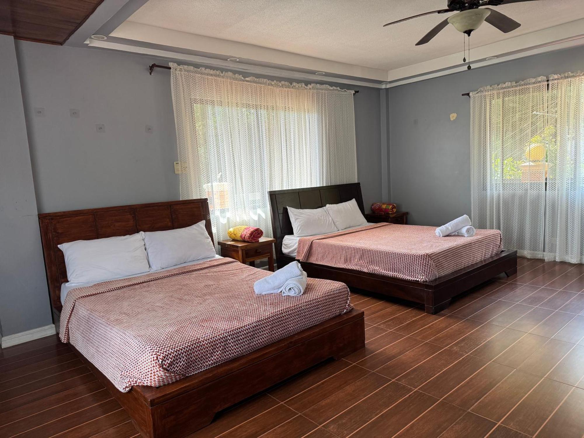 באגויו Malbros Guest House מראה חיצוני תמונה