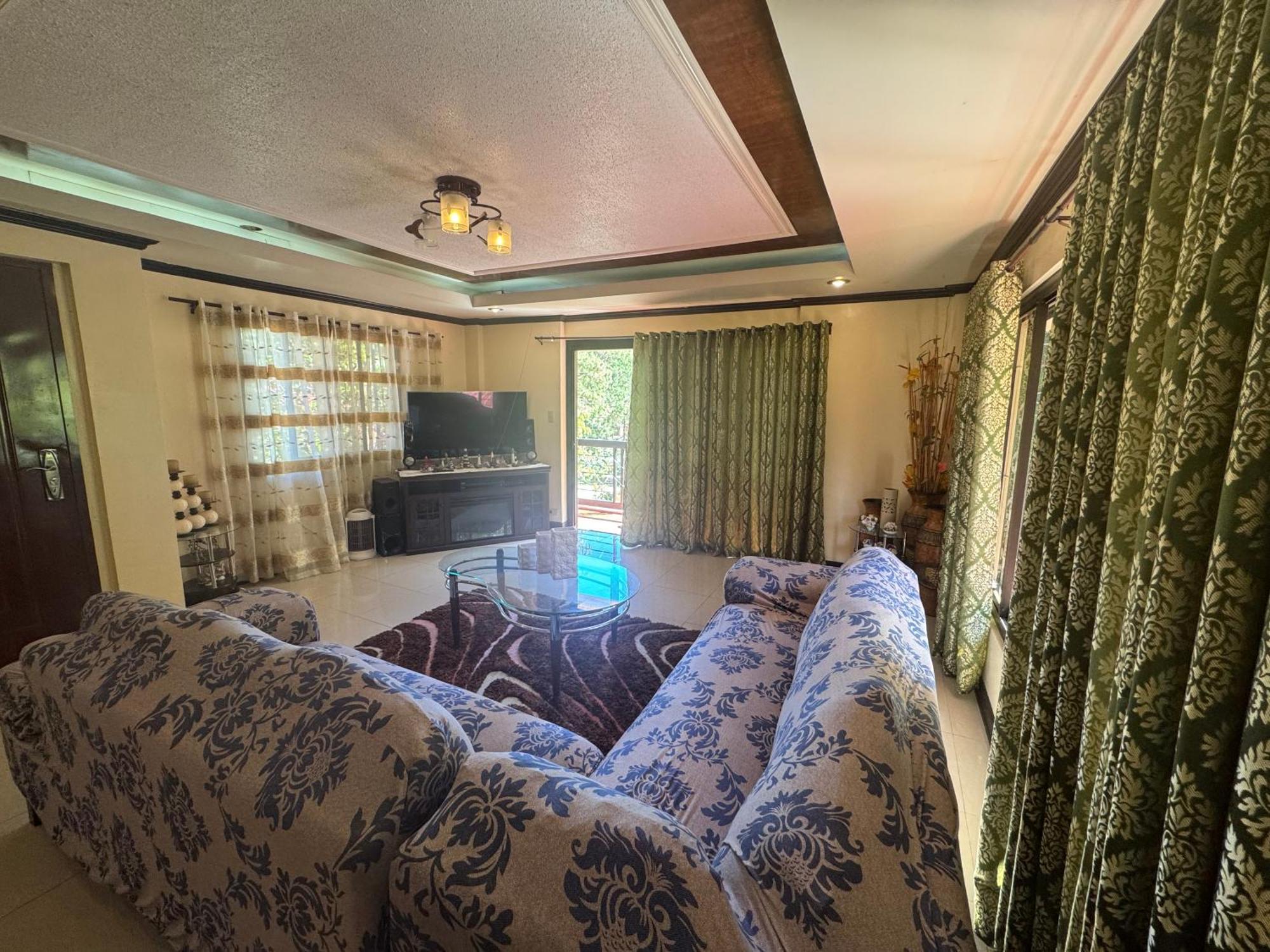 באגויו Malbros Guest House מראה חיצוני תמונה